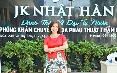 Ca sĩ Hồ Lệ Thu dự lễ ra mắt công nghệ độc quyền nâng mũi J–KO của viện thẩm mỹ Jk Nhật Hàn